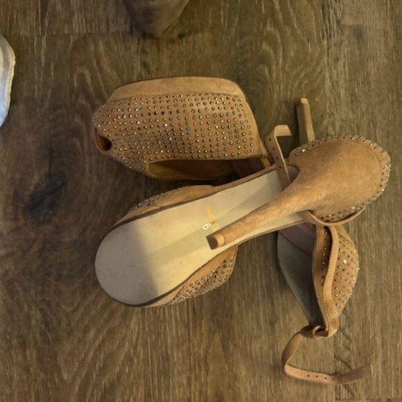 Three Pairs of European high heels for the true Fashionista - Picture 3 of 9